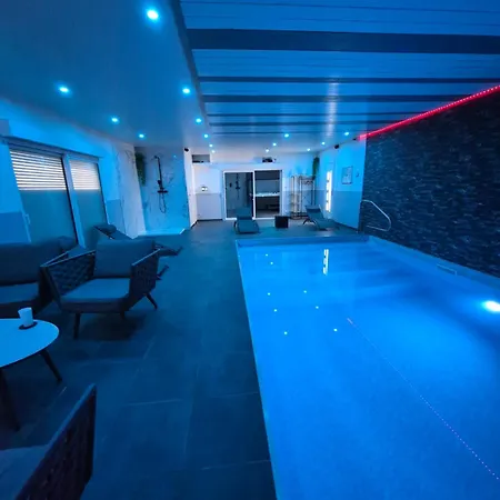 L'escapade D'hotes Et Privatif Avec Piscine *
